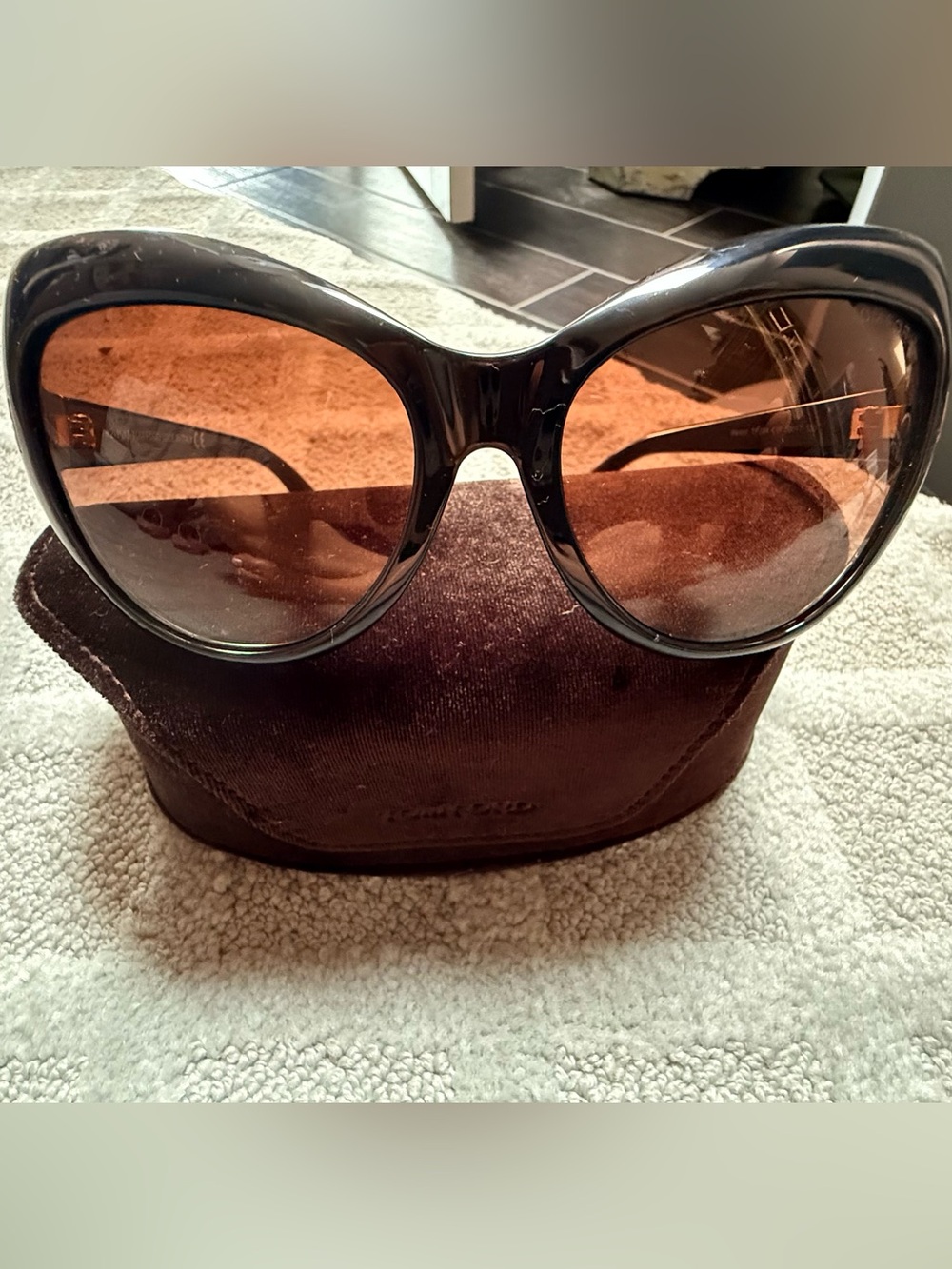 Tom Ford Over-sized sunglasses made in Italy with original case